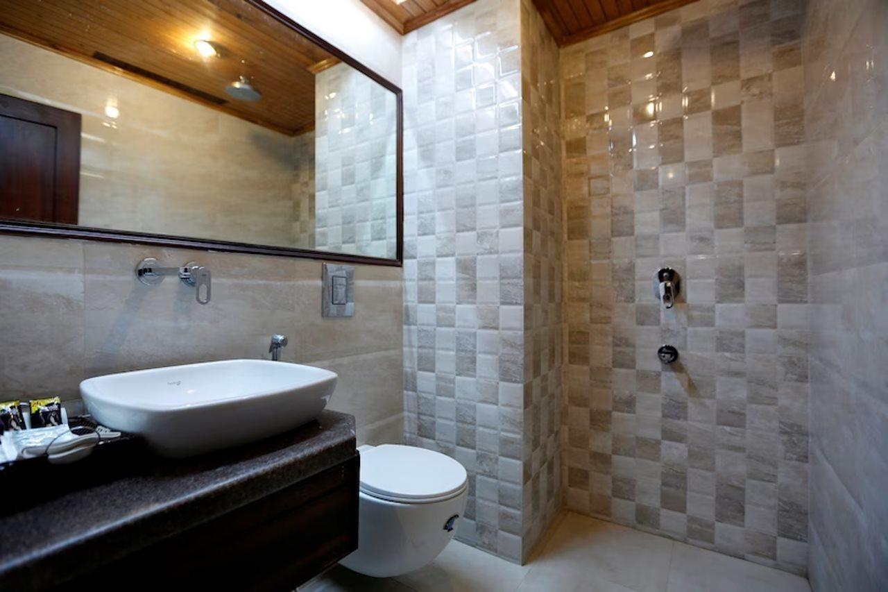 Shingar Hotel Шимла Экстерьер фото